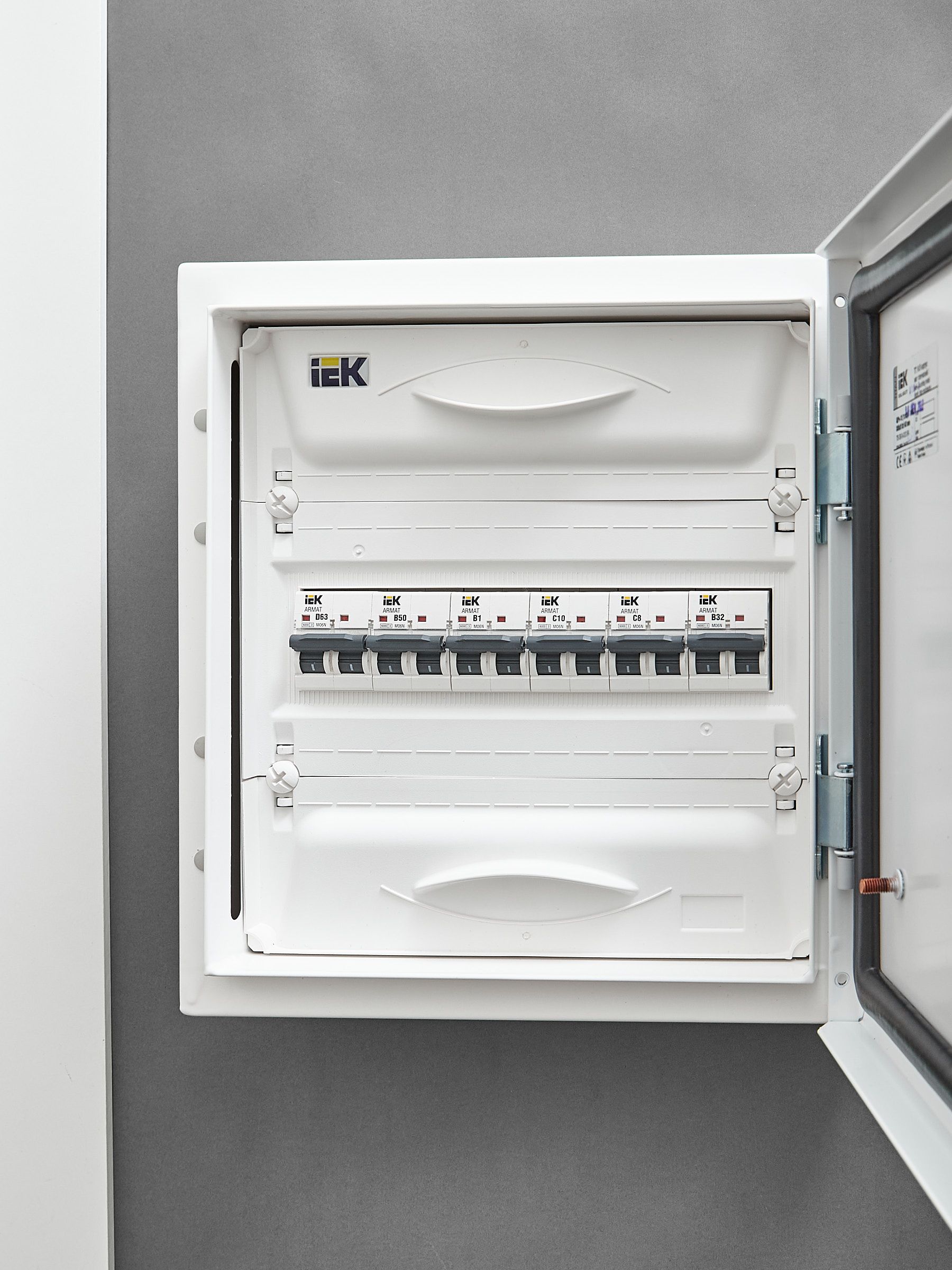 ARMAT Автоматический выключатель M06N 2P C 10А IEK — фото