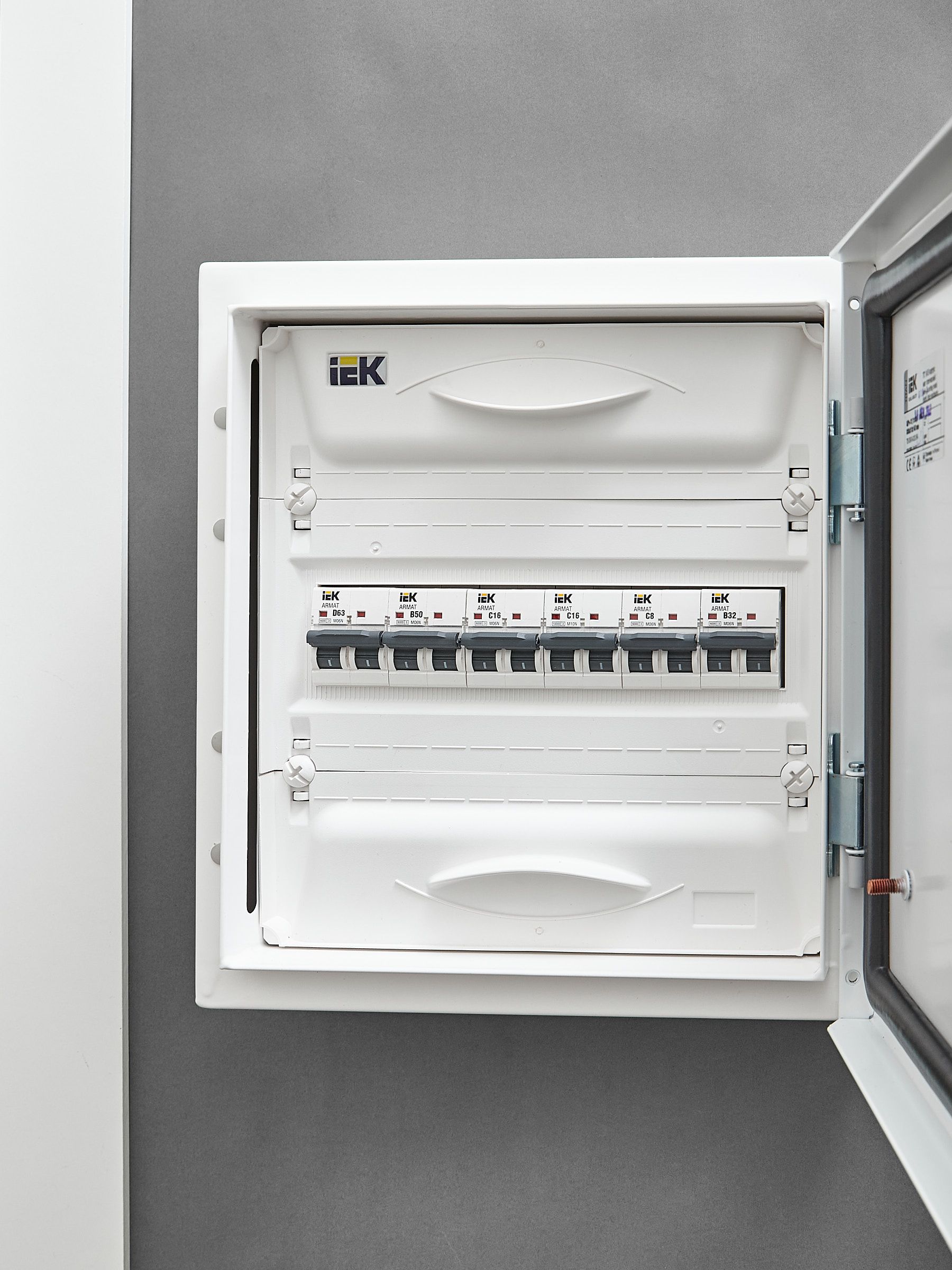 ARMAT Автоматический выключатель M06N 2P C 16А IEK — фото