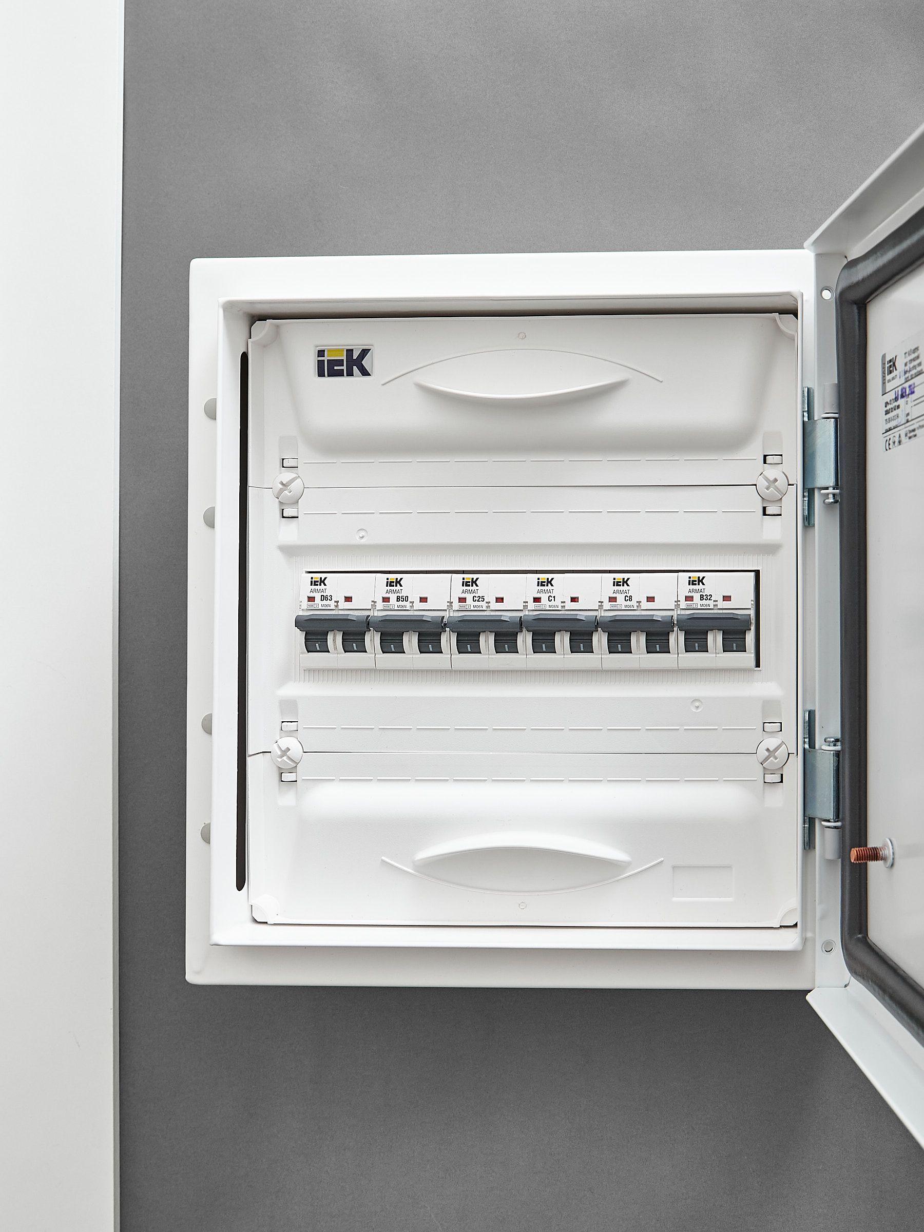 ARMAT Автоматический выключатель M06N 2P C 25А IEK — фото