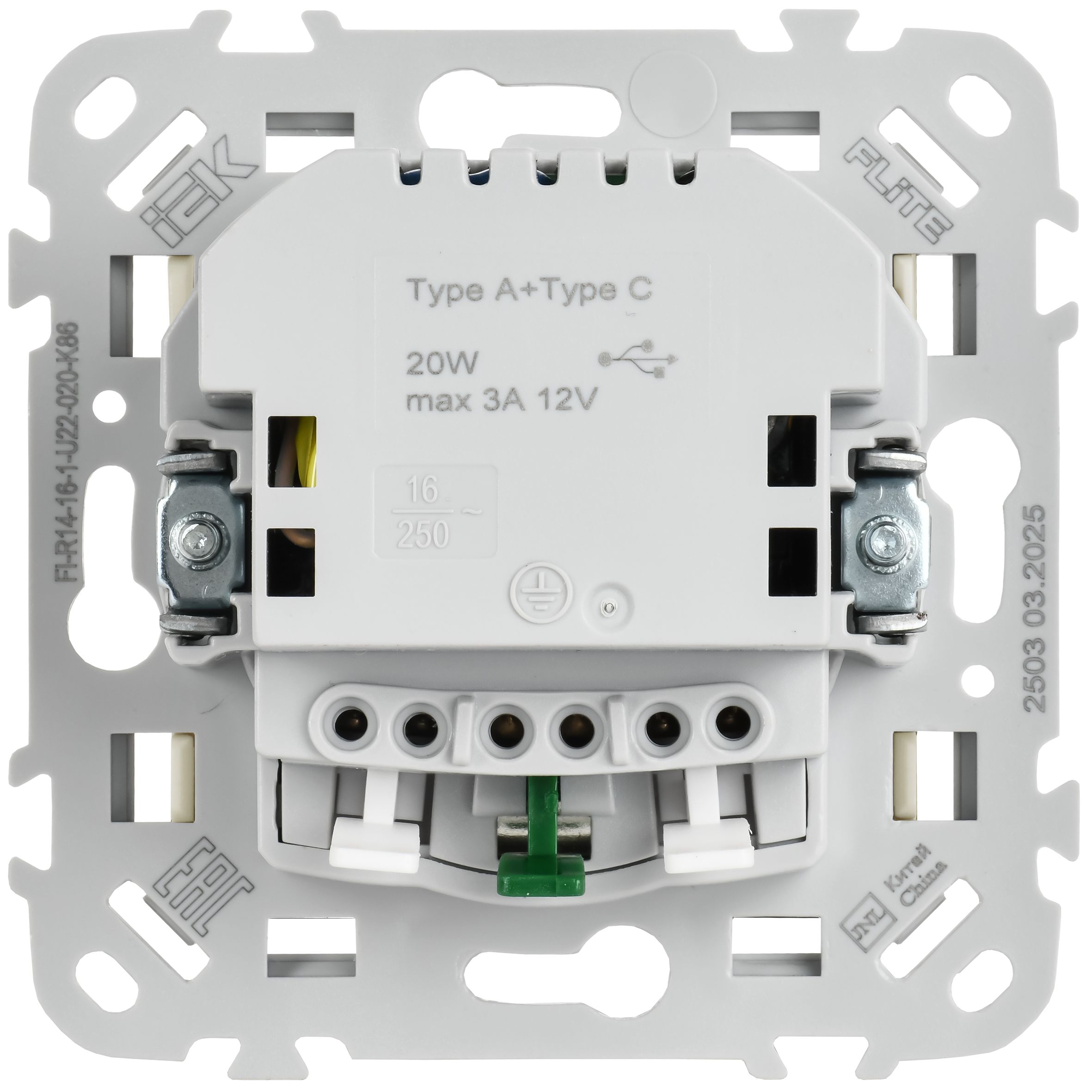 FLITE Розетка 1-местная с заземлением с защитными шторками 16А с USB A+C 20Вт безвинтовое крепление РСЮшс11-1-ФлСл сливочный IEK — фото