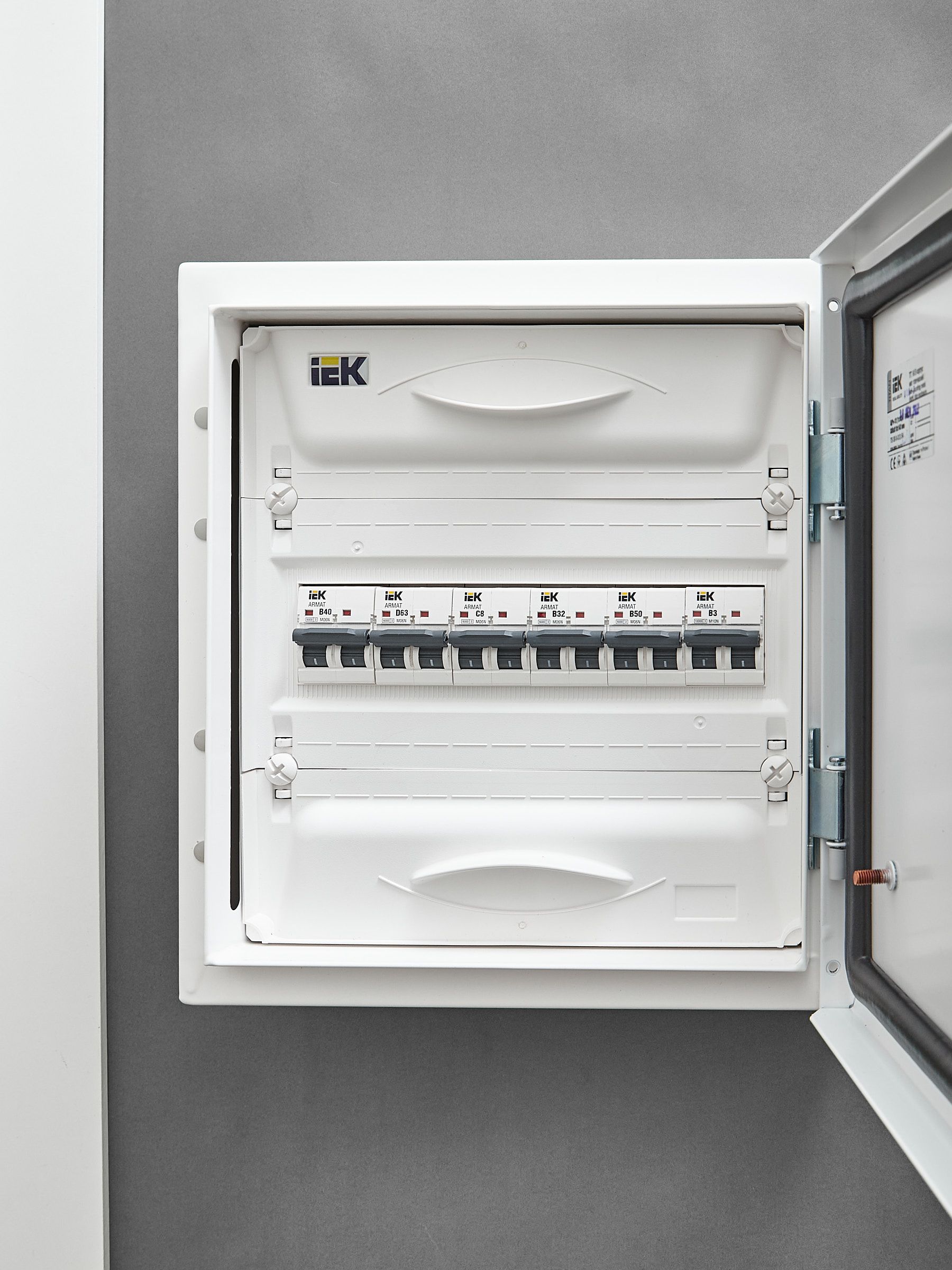ARMAT Автоматический выключатель M06N 2P B 32А IEK — фото