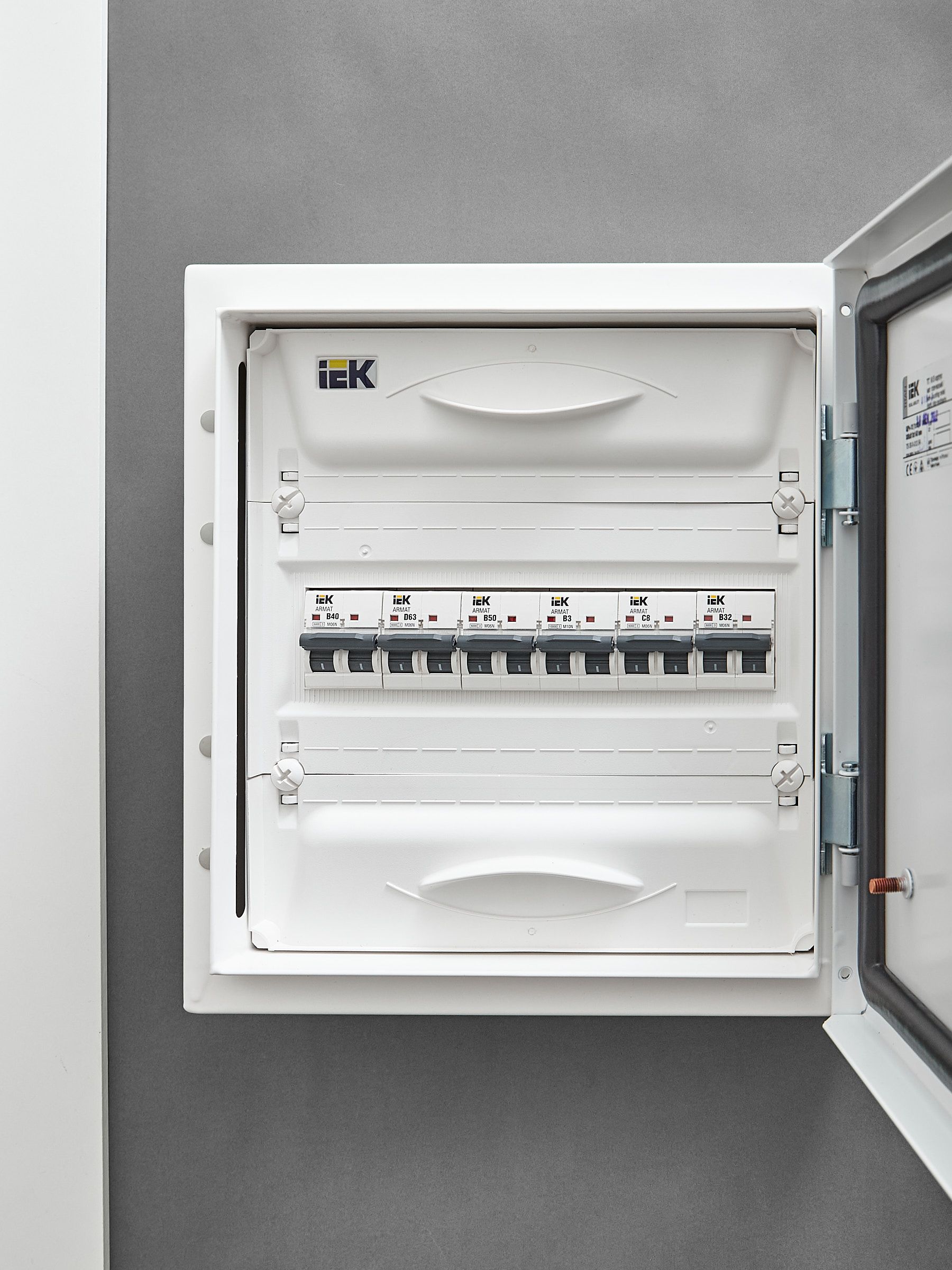 ARMAT Автоматический выключатель M06N 2P B 50А IEK — фото