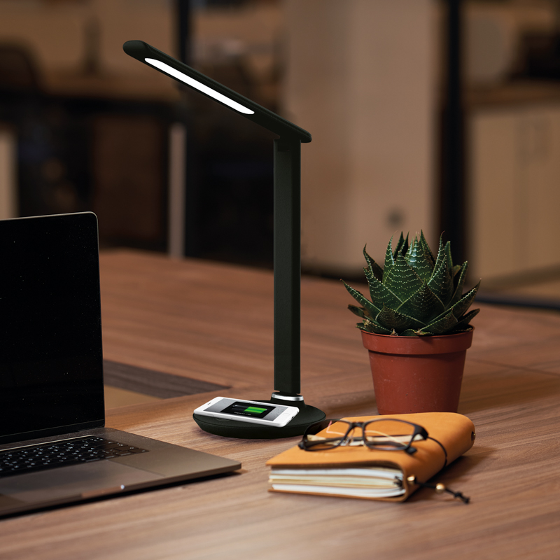 Светильник настольный REXANT Status LED, USB-зарядка устройств, 2700-6500 К, диммирование, 220 В, эффект тиснения под кожу — фото