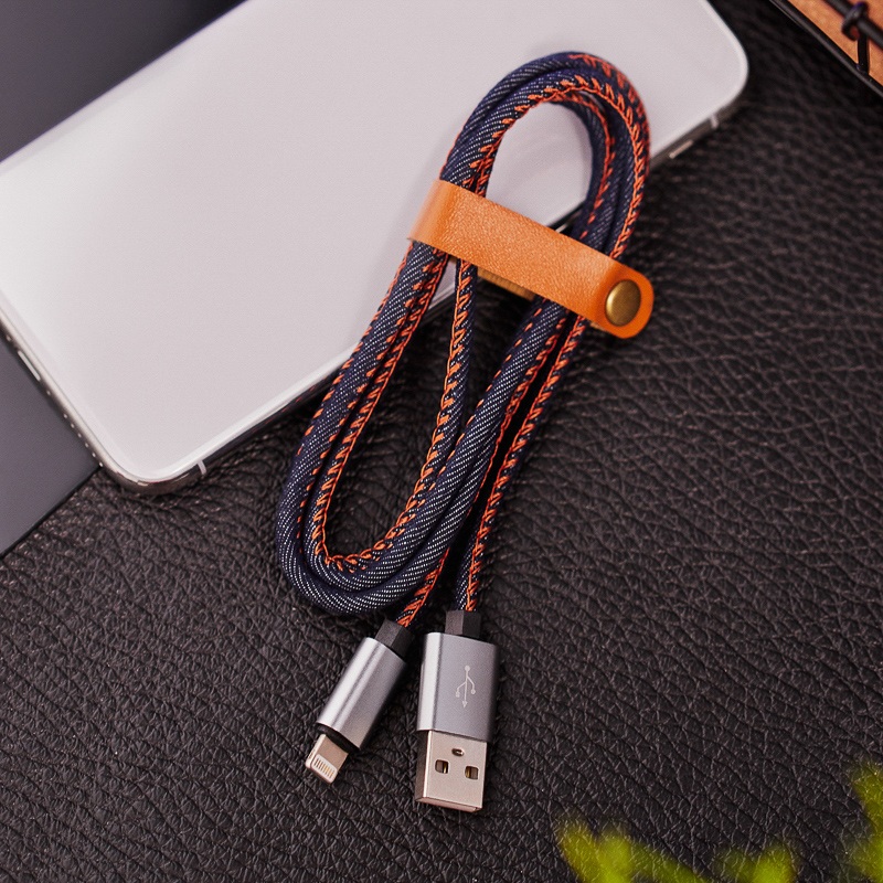 Кабель USB-A – Lightning, 2,4A, 1м, в нейлоновой оплетке (джинсовая ткань) REXANT — фото