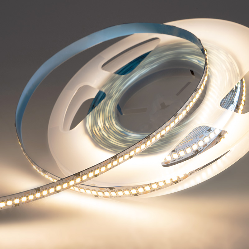 Лента светодиодная 24В, SMD2835, 19,2Вт/м, 240 LED/м, 3000К, 15мм, 5м, IP20 LAMPER — фото