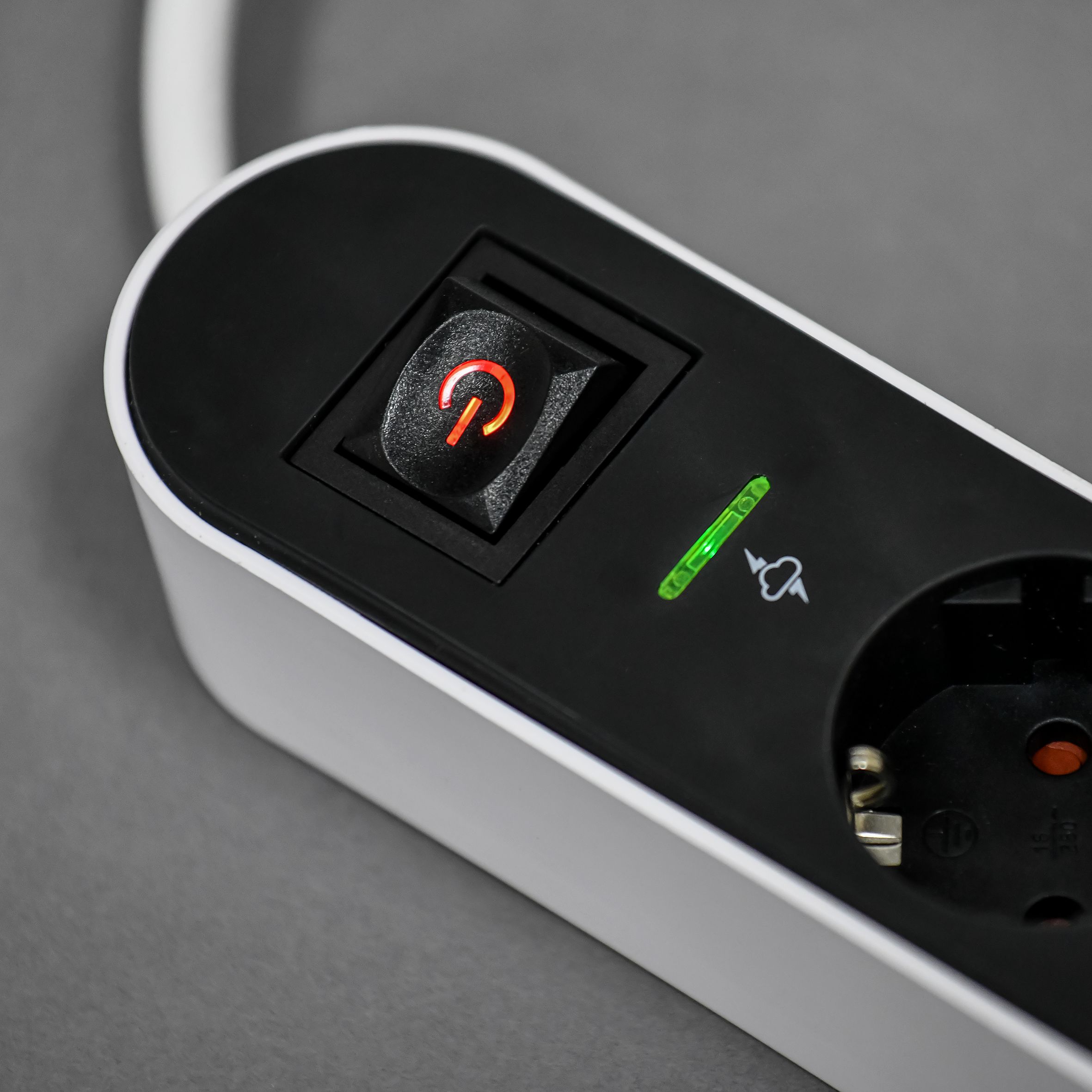 Фильтр сетевой СФ-06К 16А USB A+C 20Вт 3м 3х1,5мм2 черный IEK — фото