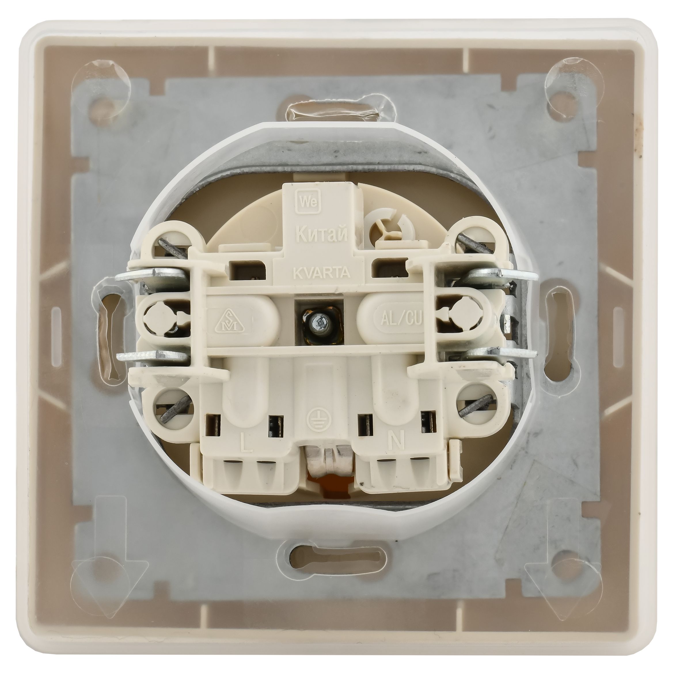 KVARTA Розетка с заземлением с защитными шторками с крышкой 16А IP44 РСбш10-3-ККм-44 кремовый GENERICA — фото
