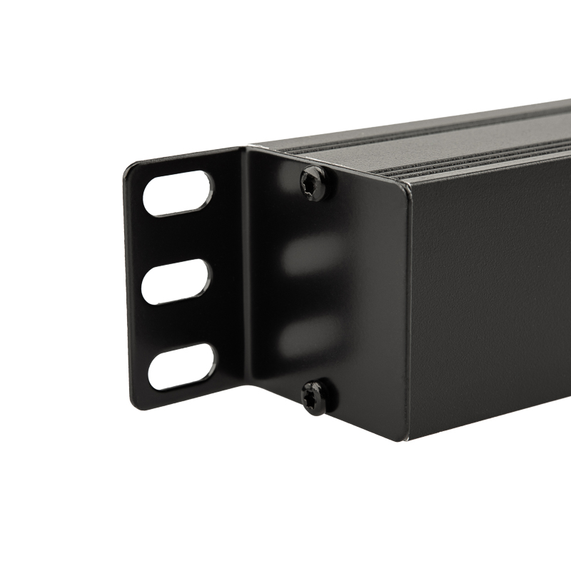 Блок распределения питания PDU горизонтальный 1U 6 розеток СЕЕ 7/4 Schuko 16A без выкл алюм корп шнур 2м вилка СЕЕ 7/7 Schuko черный REXANT — фото
