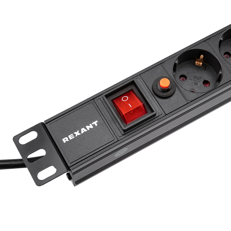 Блок распределения питания PDU горизонтальный 1U 6 розеток СЕЕ 7/4 Schuko 16A фильтр выкл алюм корп шнур 2м вилка СЕЕ 7/7 Schuko черный REXANT — фото