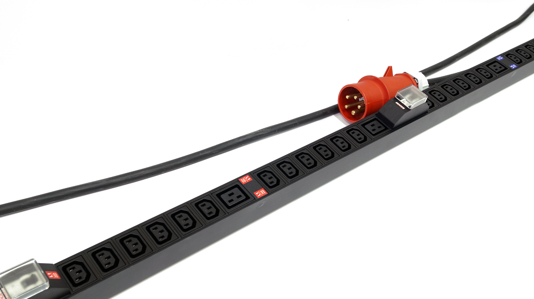 Hyperline SHE-36IEC-6BIEC-B-3x32-3PVR Блок розеток, вертикальный, 36 розеток IEC320 C13, 6 розеток IEC320 C19, автоматический выключатель, кабель питания 3м (5х4.0мм2) с вилкой IEC 60309 32А (3P+N+E), 380В, корпус алюминий, черный — фото