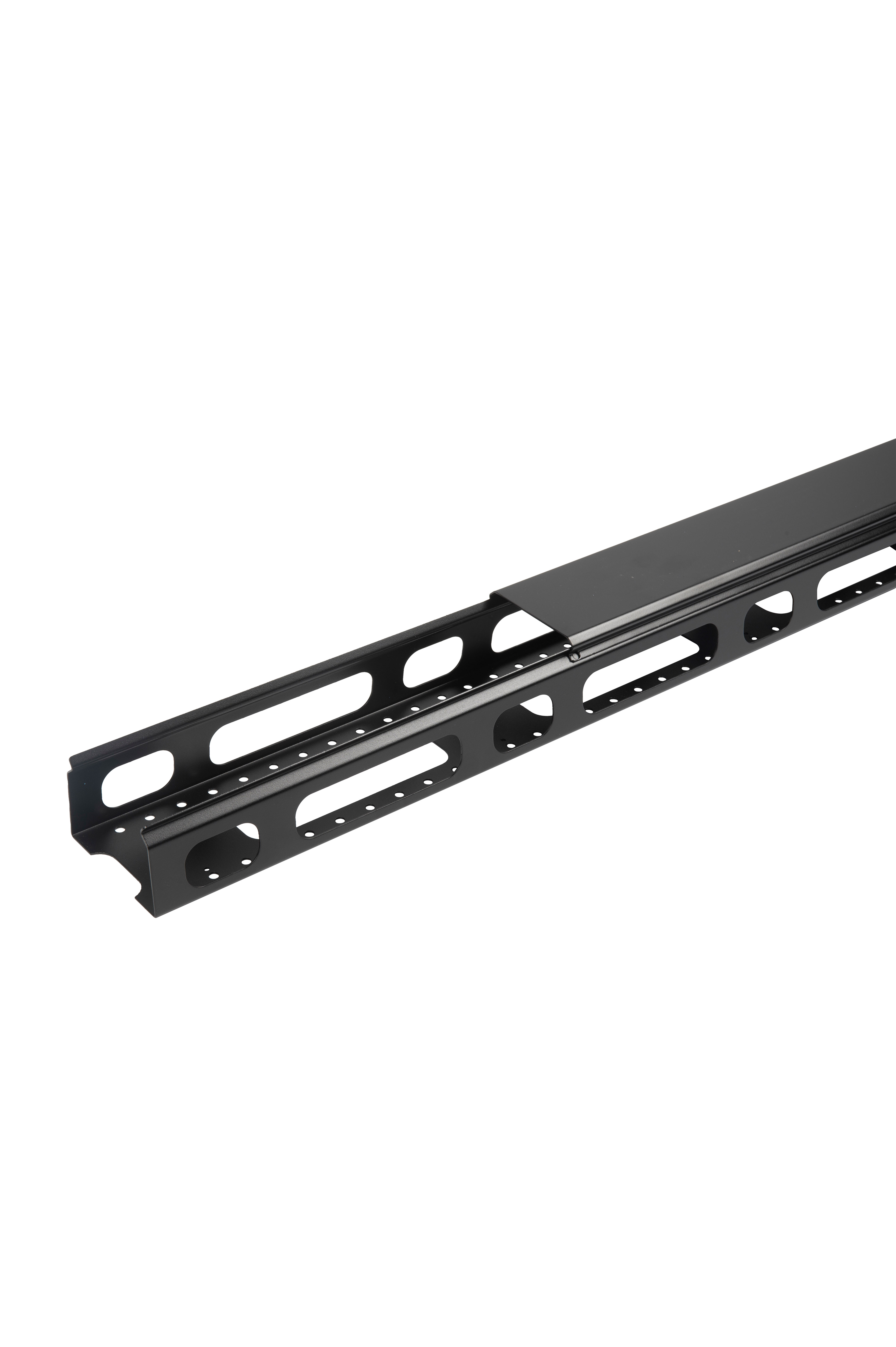 Hyperline CMV-42U-ML Металлический вертикальный кабельный организатор с крышкой 42U, для шкафов TTB, TTR шириной 800 мм, черный (RAL 9004) (1 шт.) — фото