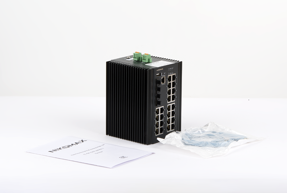Управляемый промышленный L2+ коммутатор NIKOMAX, 24*10/100/1000Мбит/с PoE (af/at), 4*1/2.5/10Гбит/с SFP+, Крепление на DIN-рейку, 2*ввода питания, питание 44-57В (блок питания 370Вт поставляется отдельно), -40С +70С. — фото